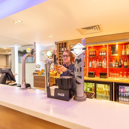 Holiday Inn Express Kettering By Ihg Exterior photo
