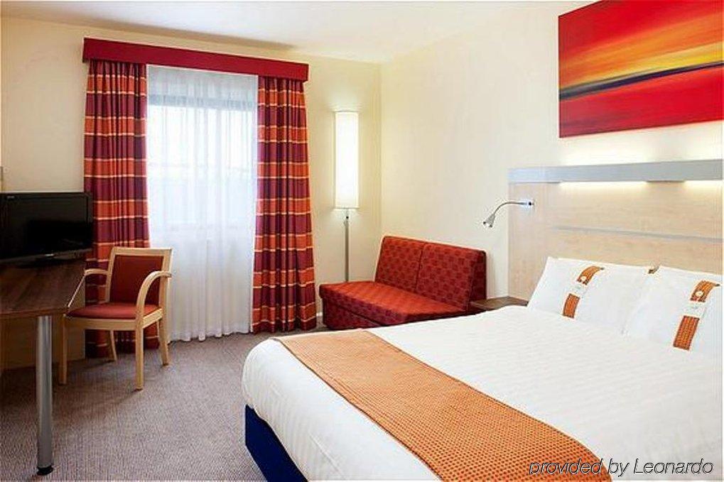 Holiday Inn Express Kettering By Ihg Room photo